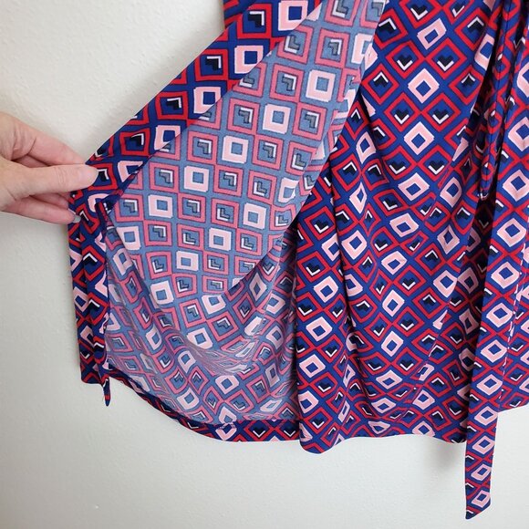 Motherhood Maternity geometric print maternity wrap dress - Picture 6 of 11